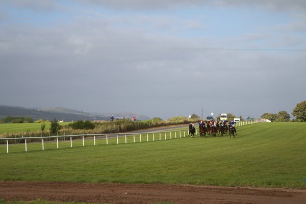 ダウンロイヤル競馬場の画像