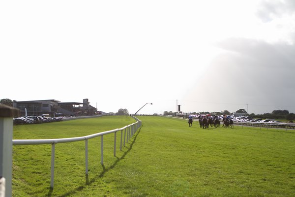 ダウンロイヤル競馬場の画像